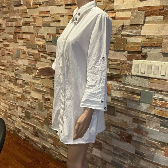 MAISON MARGIElA  White Button Down Shirt Dress with Silver Snaps - Picture 2 of 16